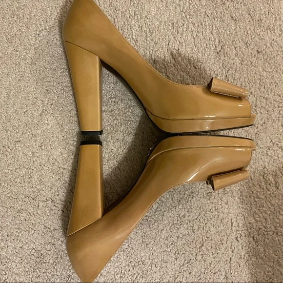 Designer Shoes - Picture 3 of 7